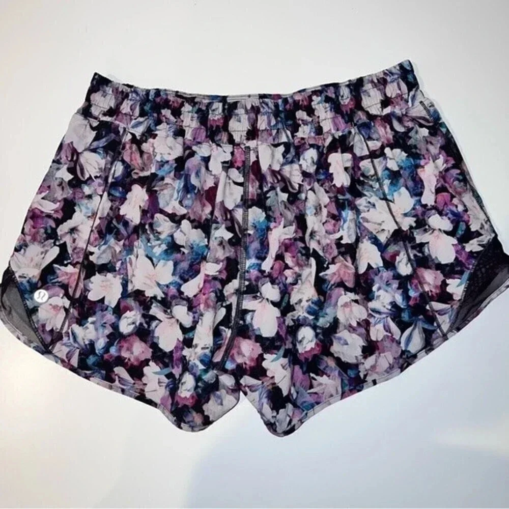 Lululemon Hotty Hot Short II  size 10